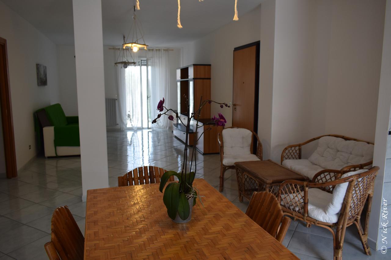 Vacation House A Mola Di Bari Apartment Екстериор снимка